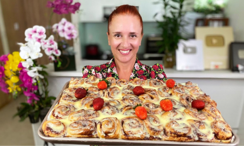 Сердечки из слоёного теста с клубникой и шоколадом