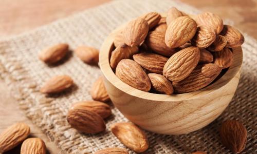 5 продуктов для блестящих волос и крепких ногтей