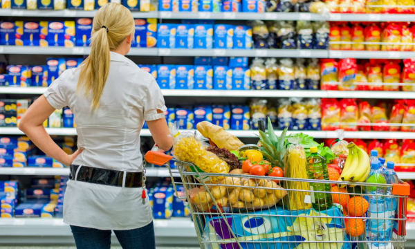 Названы признаки поддельных продуктов в магазинах