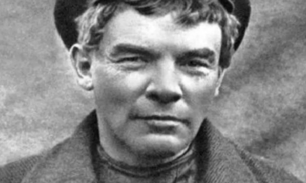 Почему Владимир Ульянов стал назвать себя Лениным